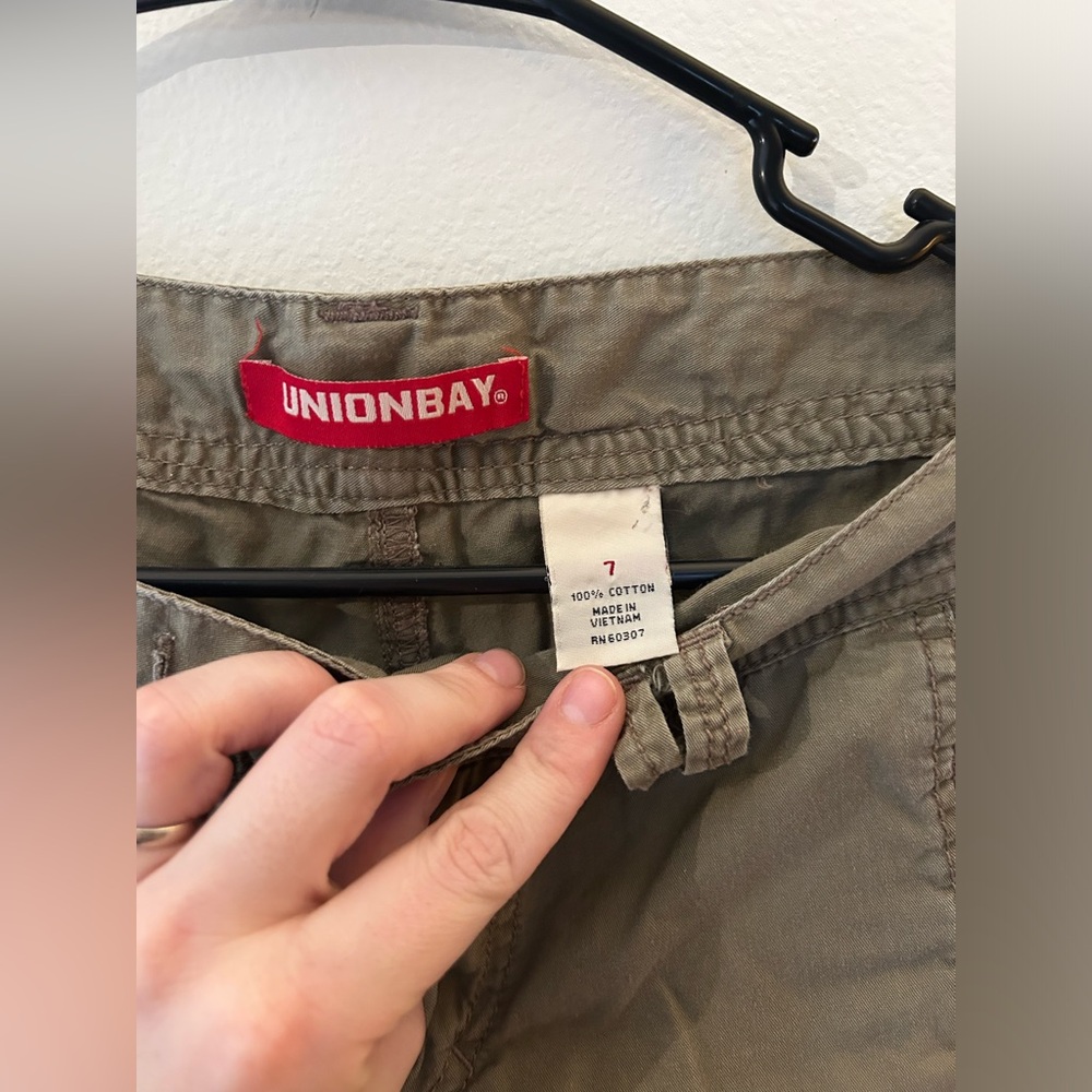 Unionbay dark khaki/brown, cargo pants, size 7